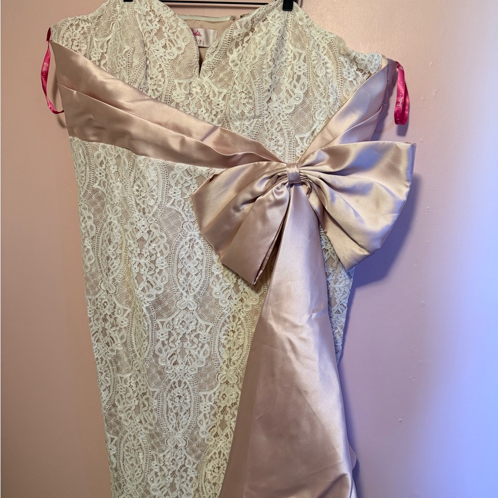 Barbie collab, plus size wedding dress size 28